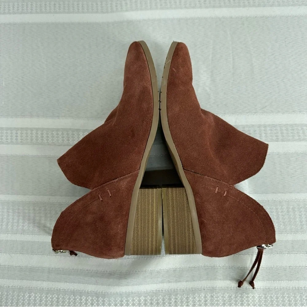 Reaction Kenneth Cole side 8.5 Side Skip Terracotta Red Suede Boots Booties